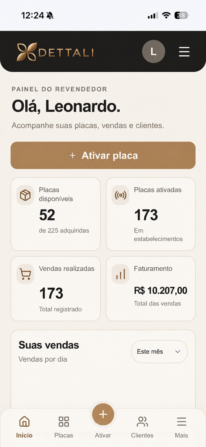 Painel Dettali apresentado em uma moldura de iPhone 17 Pro Max
